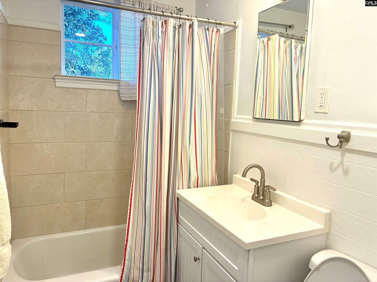 1746 Westminster Drive Photo 11