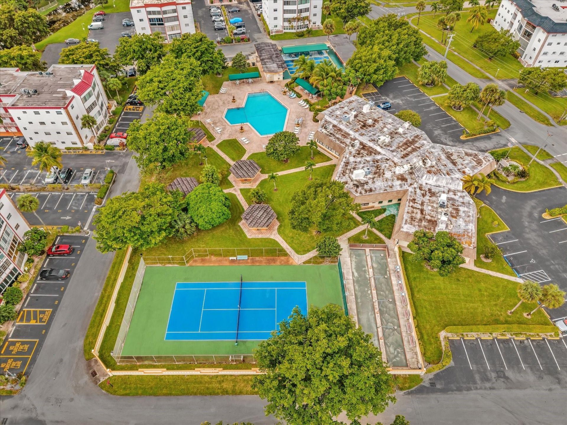 3990 NW 42nd Avenue, Unit 308, Lauderdale Lakes, FL 33319 Photo