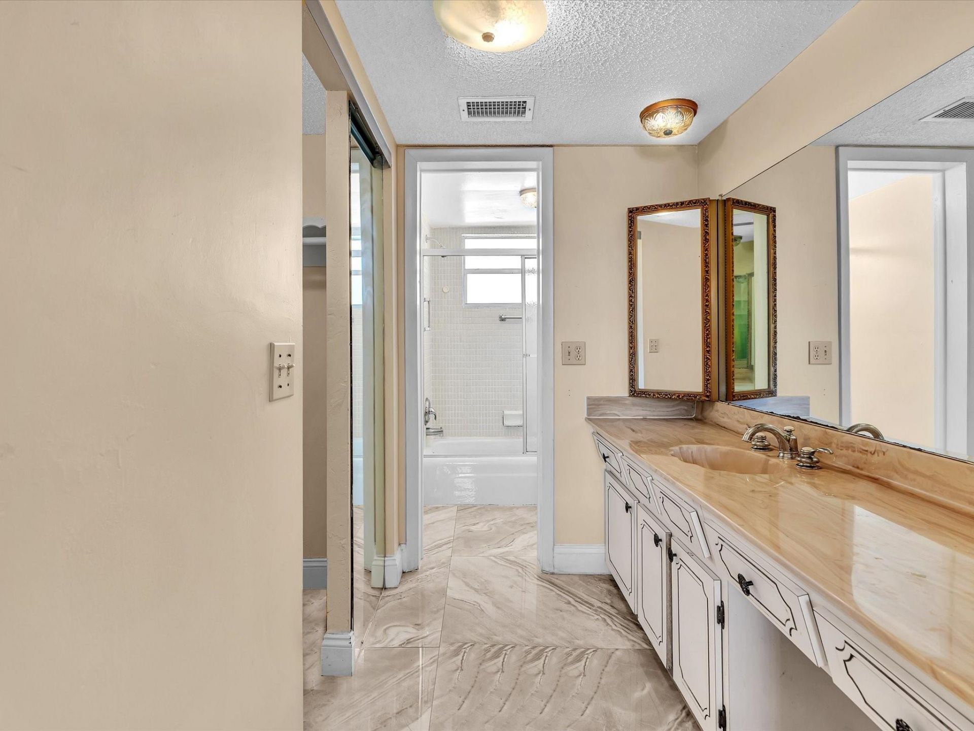 3990 NW 42nd Avenue, Unit 308, Lauderdale Lakes, FL 33319 Photo