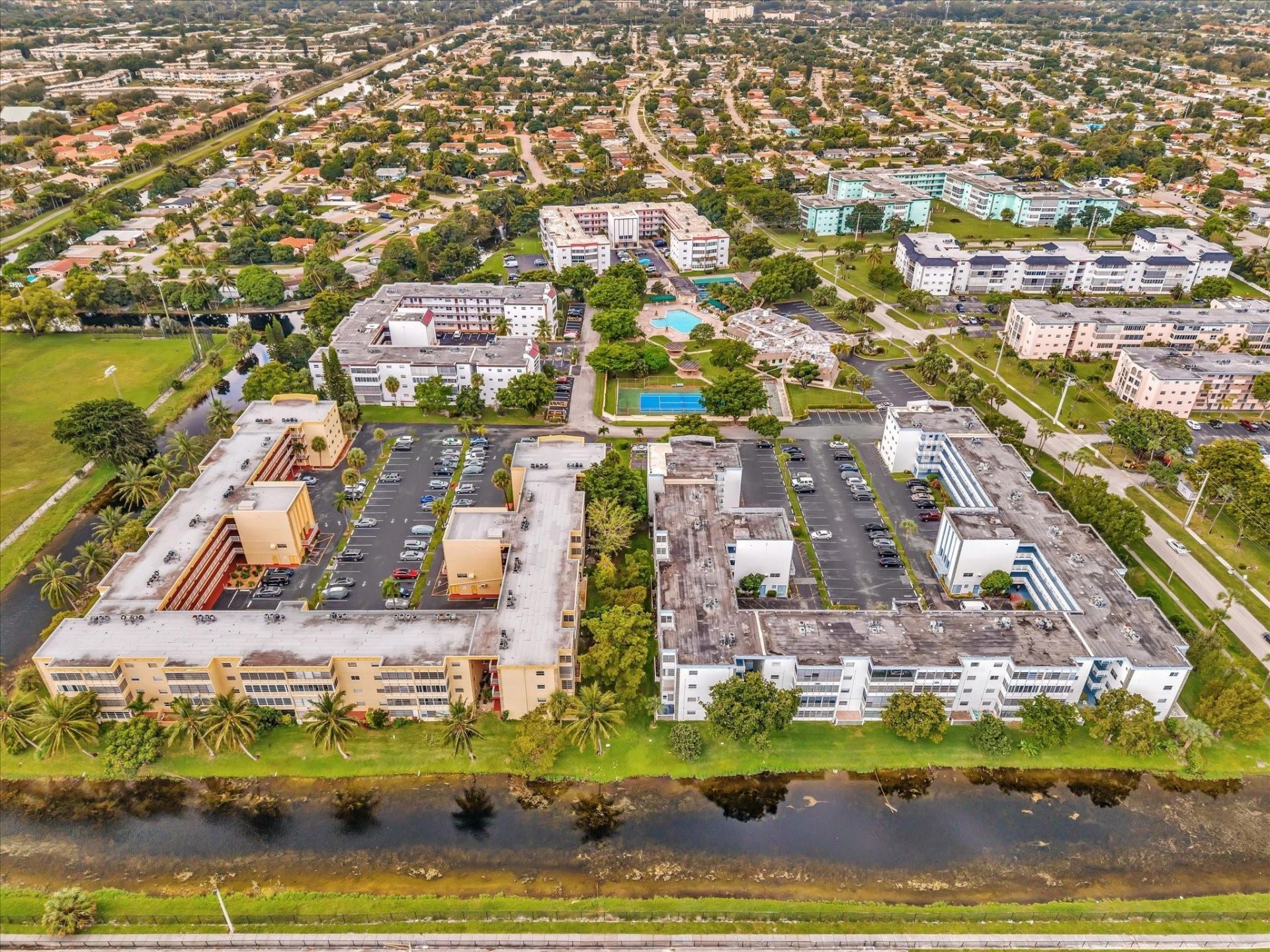3990 NW 42nd Avenue, Unit 308, Lauderdale Lakes, FL 33319 Photo