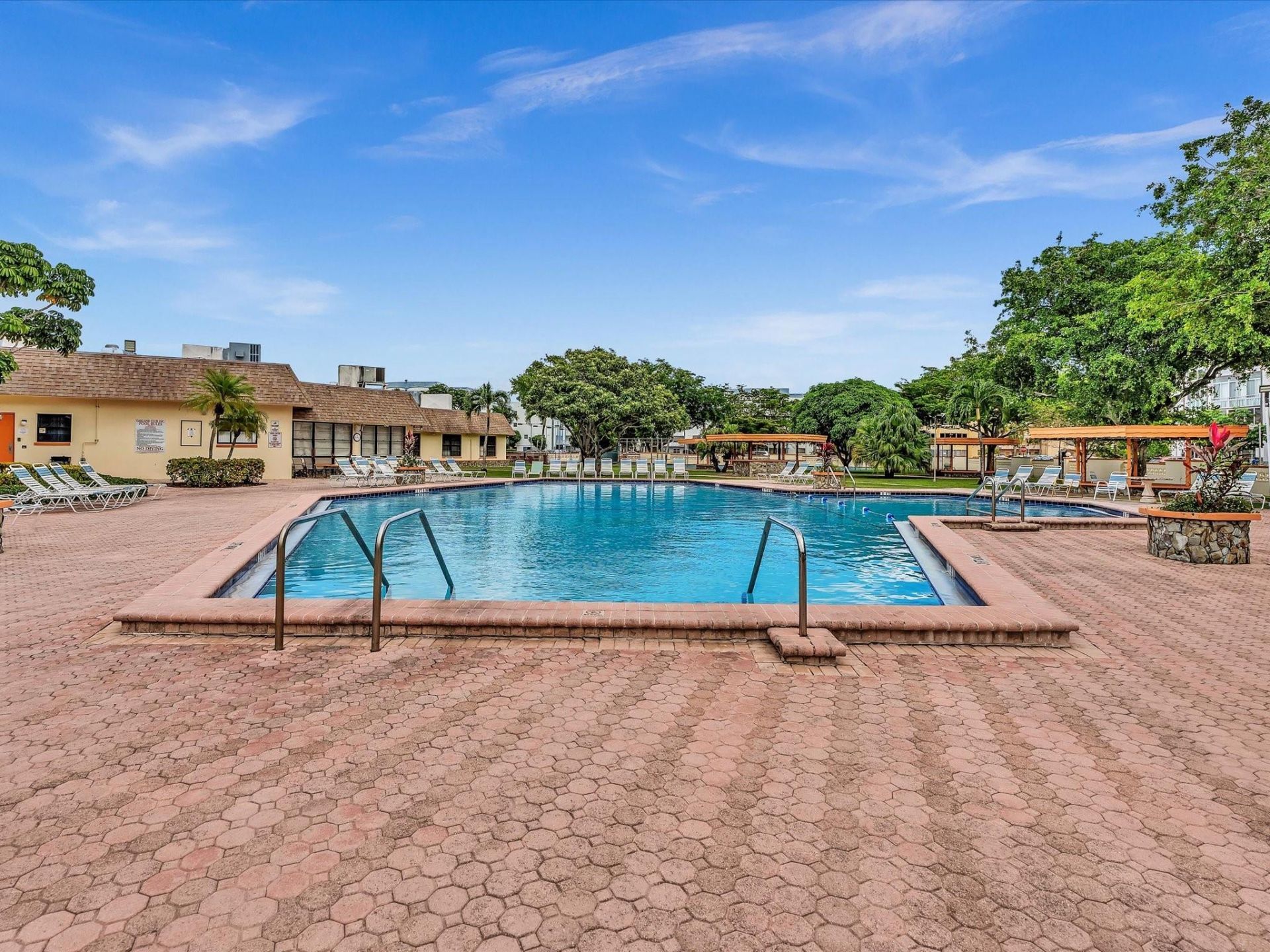 3990 NW 42nd Avenue, Unit 308, Lauderdale Lakes, FL 33319 Photo