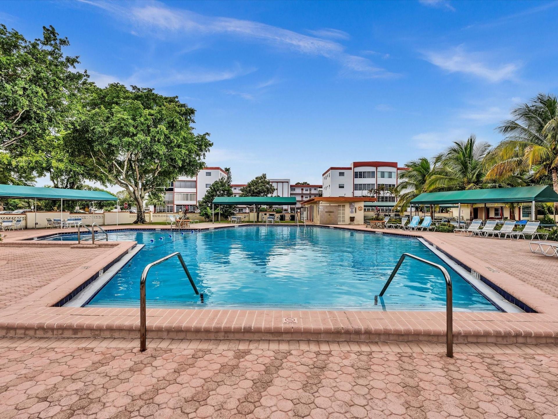 3990 NW 42nd Avenue, Unit 308, Lauderdale Lakes, FL 33319 Photo