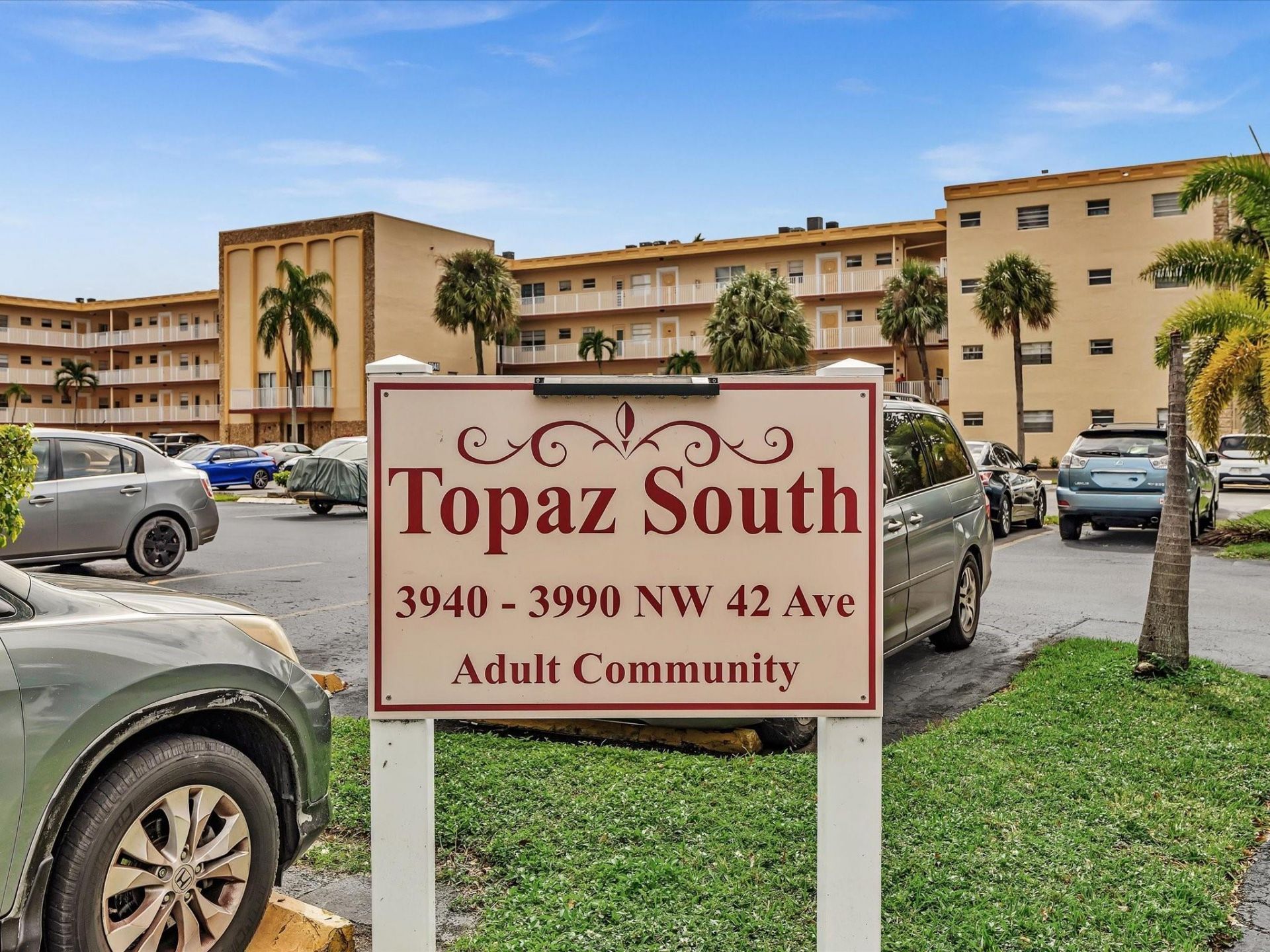 3990 NW 42nd Avenue, Unit 308, Lauderdale Lakes, FL 33319 Photo
