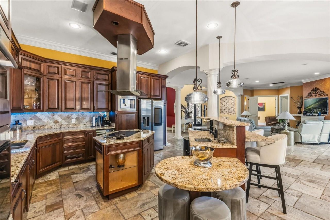 911 Jungle Avenue N, Saint Petersburg, FL 33710 Photo