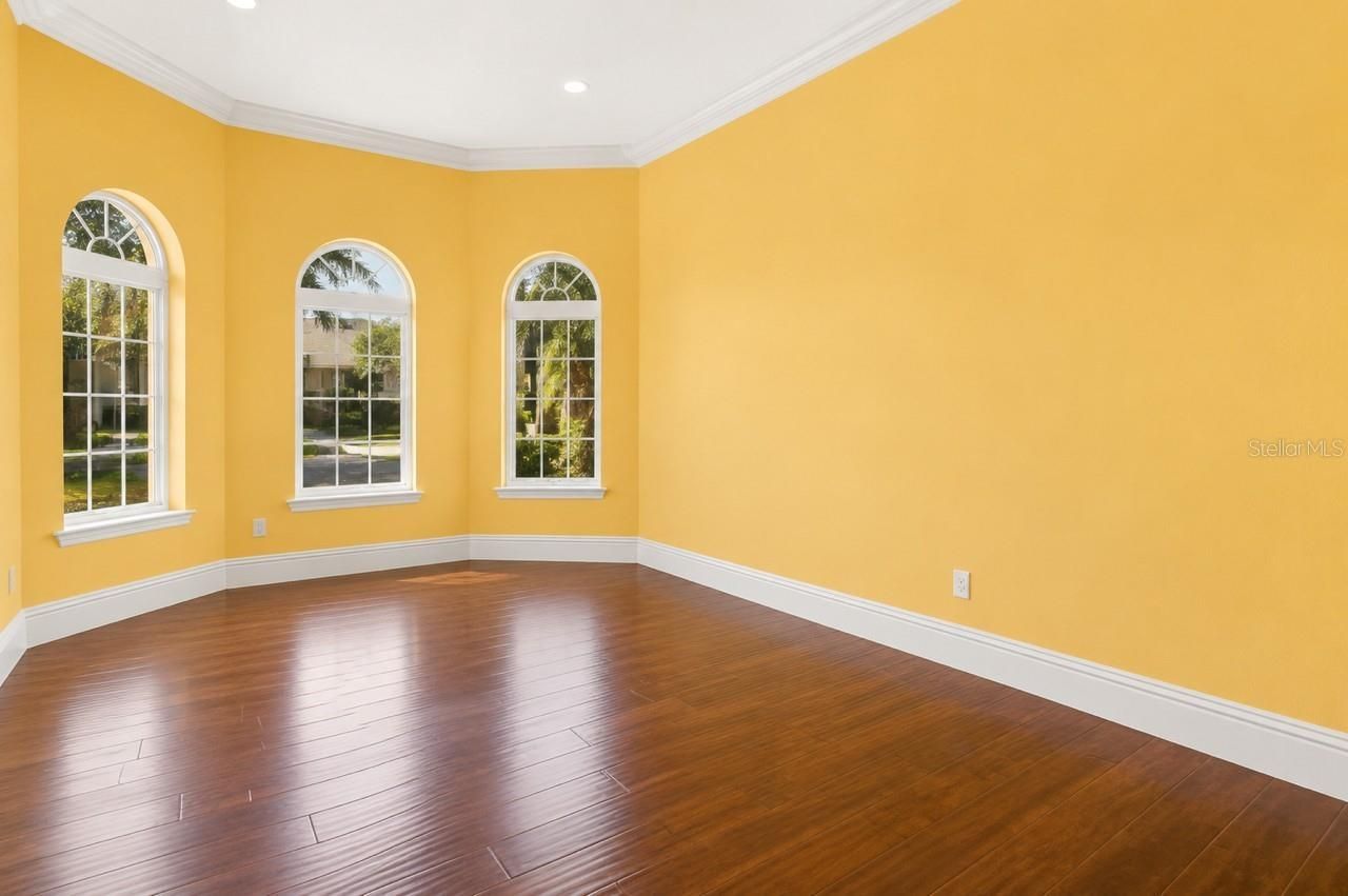 911 Jungle Avenue N, Saint Petersburg, FL 33710 Photo