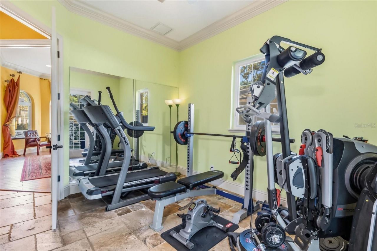 911 Jungle Avenue N, Saint Petersburg, FL 33710 Photo