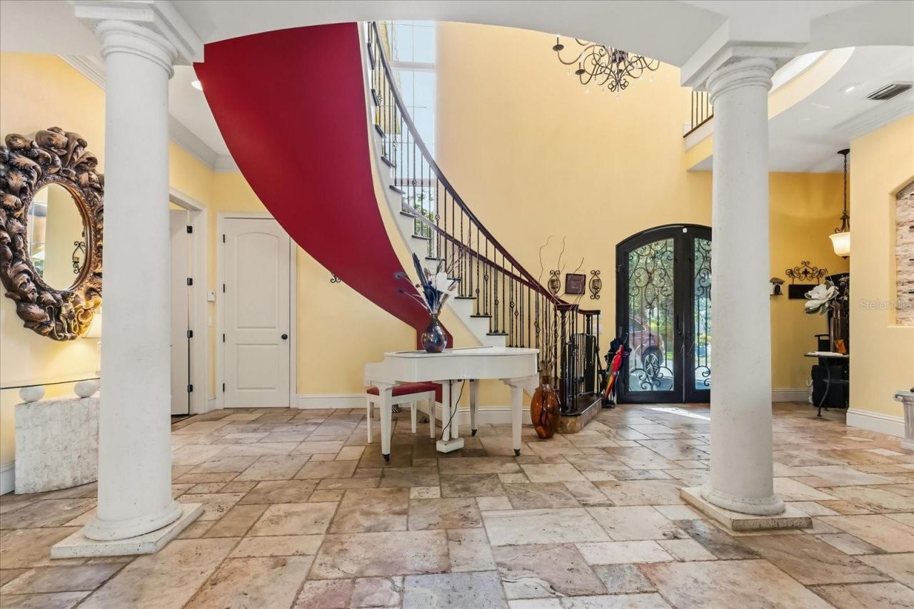 911 Jungle Avenue N, Saint Petersburg, FL 33710 Photo