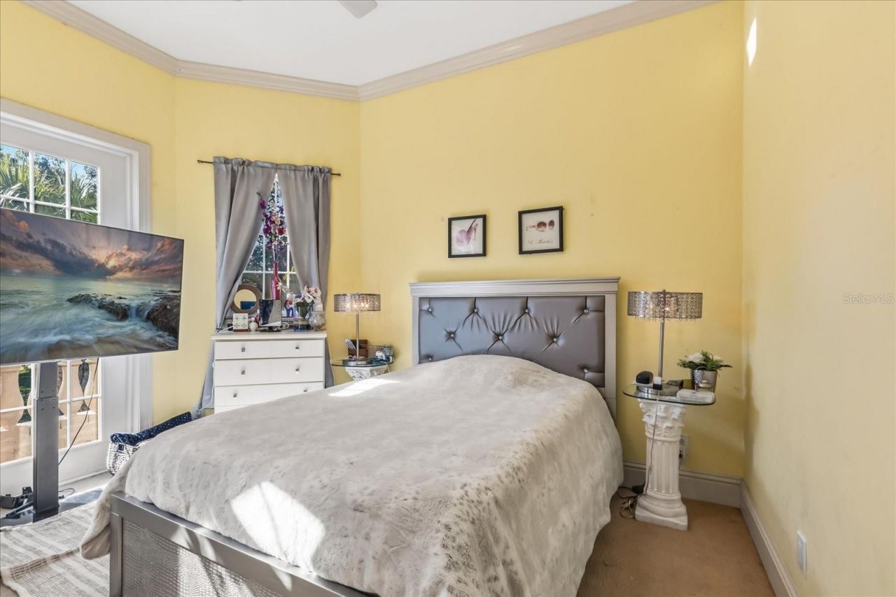 911 Jungle Avenue N, Saint Petersburg, FL 33710 Photo