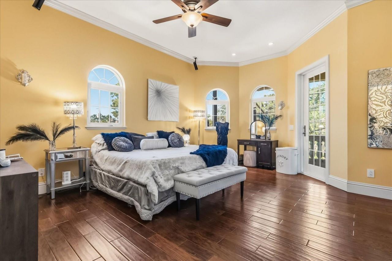 911 Jungle Avenue N, Saint Petersburg, FL 33710 Photo