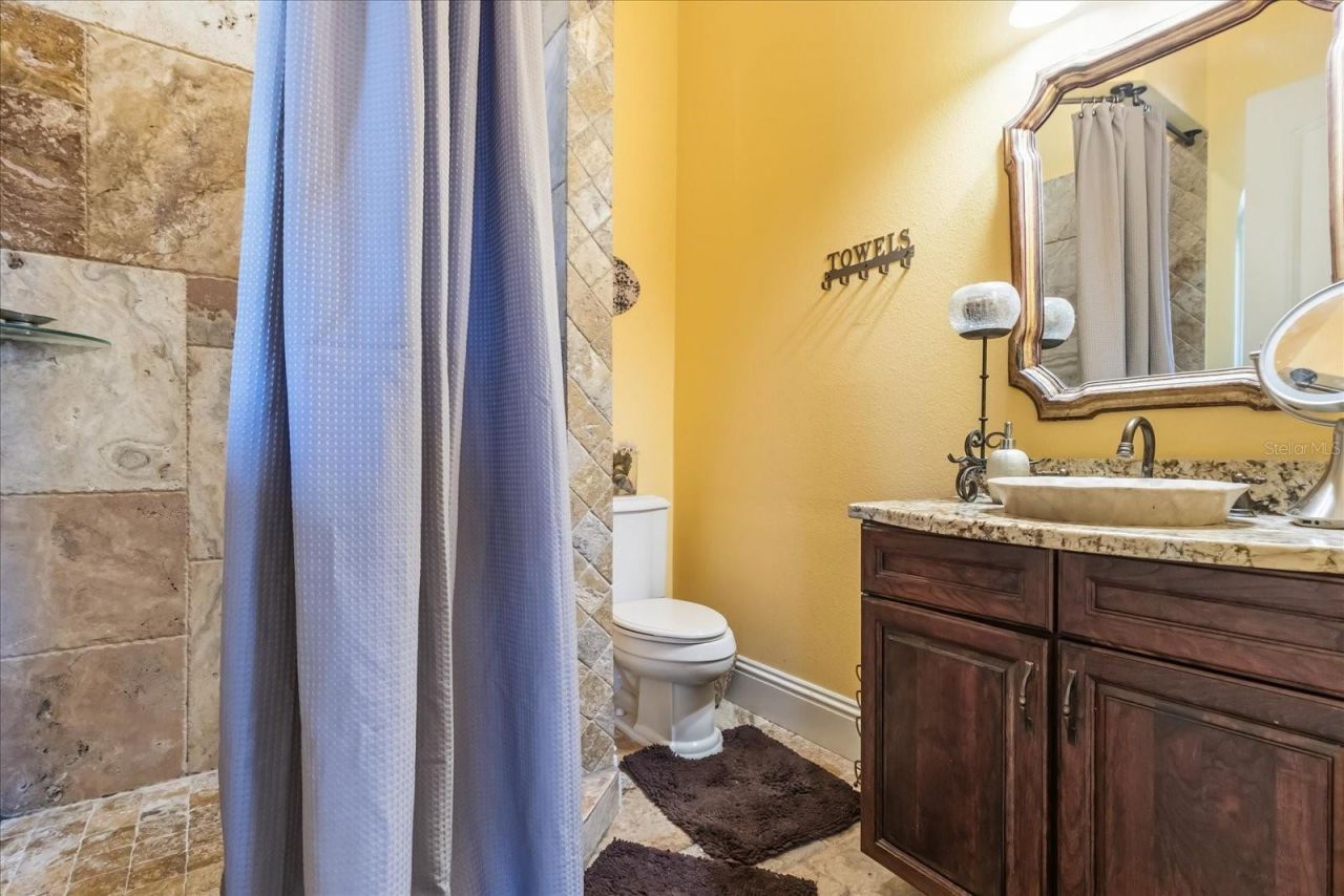 911 Jungle Avenue N, Saint Petersburg, FL 33710 Photo