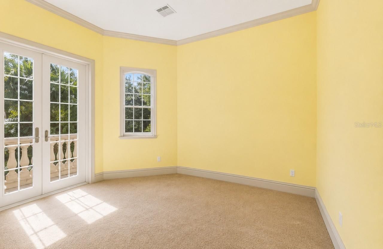 911 Jungle Avenue N, Saint Petersburg, FL 33710 Photo