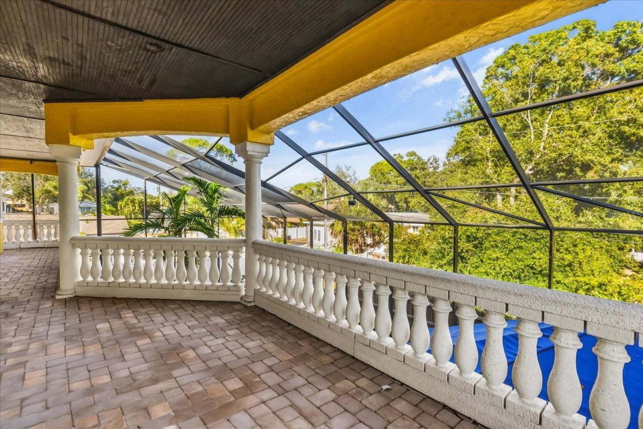 911 Jungle Avenue N, Saint Petersburg, FL 33710 Photo