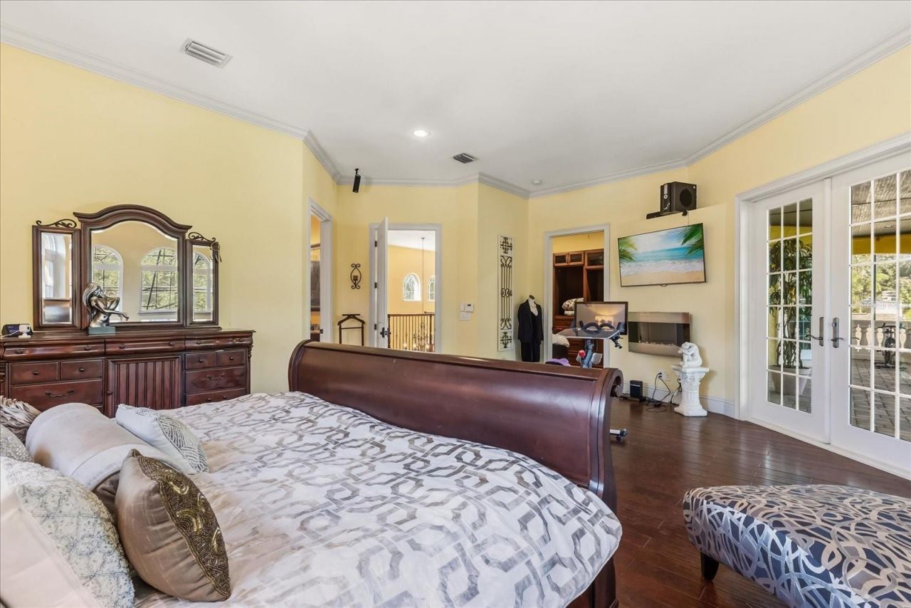 911 Jungle Avenue N, Saint Petersburg, FL 33710 Photo