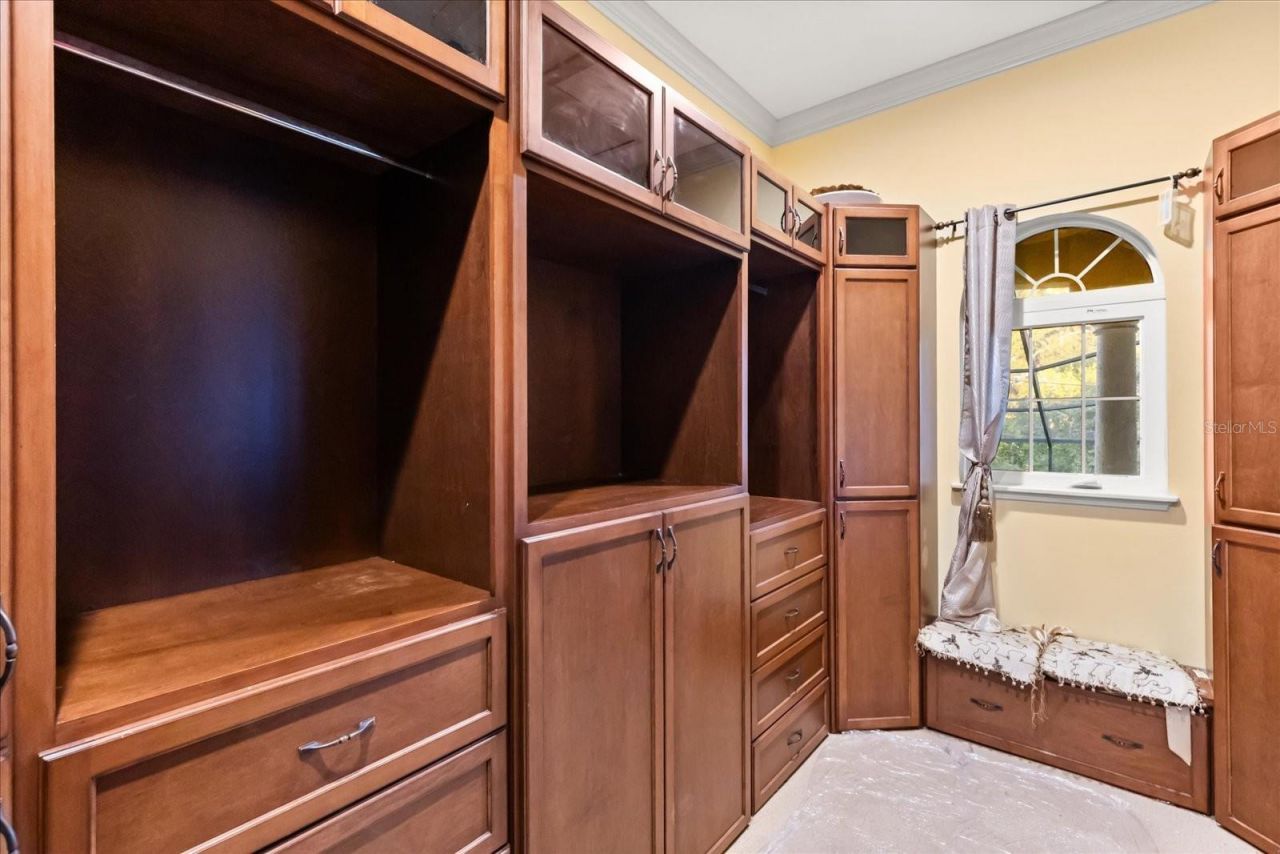 911 Jungle Avenue N, Saint Petersburg, FL 33710 Photo