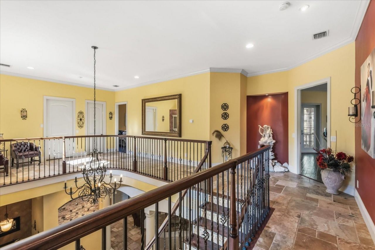 911 Jungle Avenue N, Saint Petersburg, FL 33710 Photo