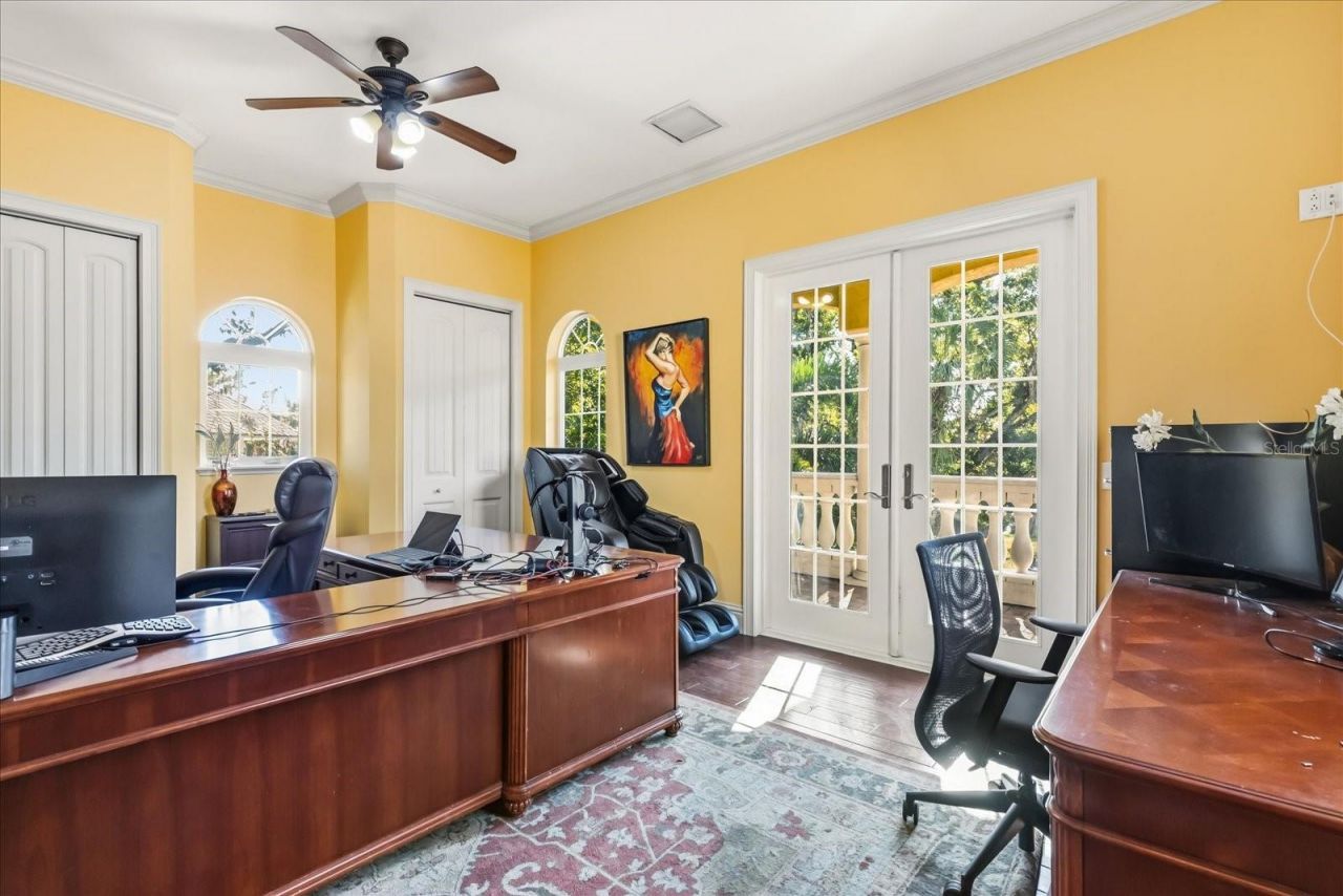 911 Jungle Avenue N, Saint Petersburg, FL 33710 Photo