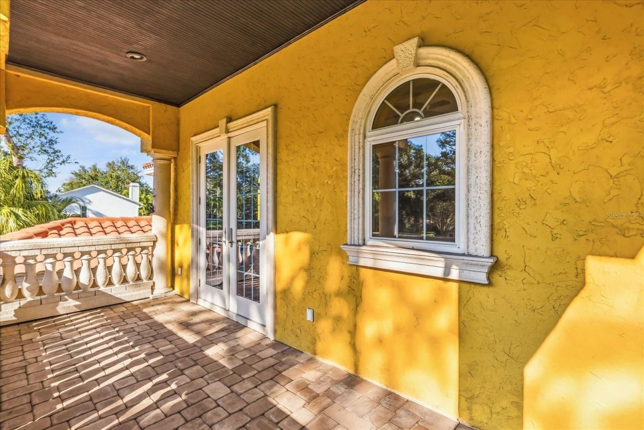 911 Jungle Avenue N, Saint Petersburg, FL 33710 Photo