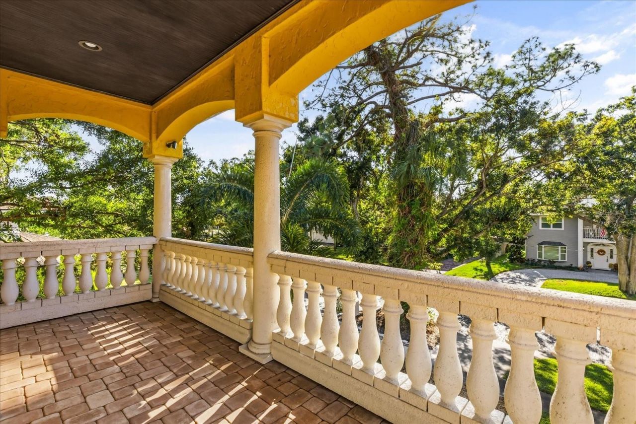 911 Jungle Avenue N, Saint Petersburg, FL 33710 Photo