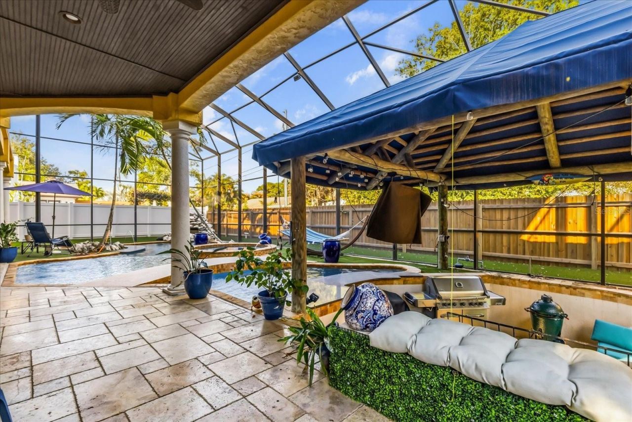 911 Jungle Avenue N, Saint Petersburg, FL 33710 Photo