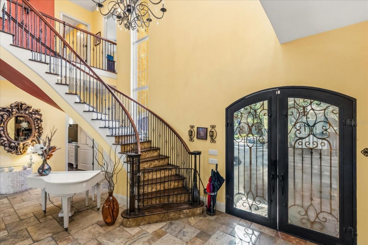 911 Jungle Avenue N, Saint Petersburg, FL 33710 Photo