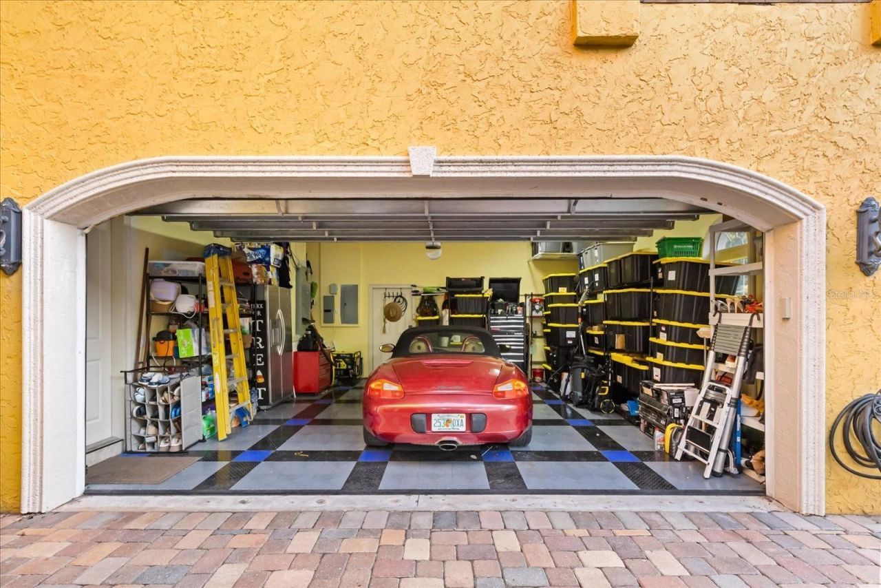 911 Jungle Avenue N, Saint Petersburg, FL 33710 Photo