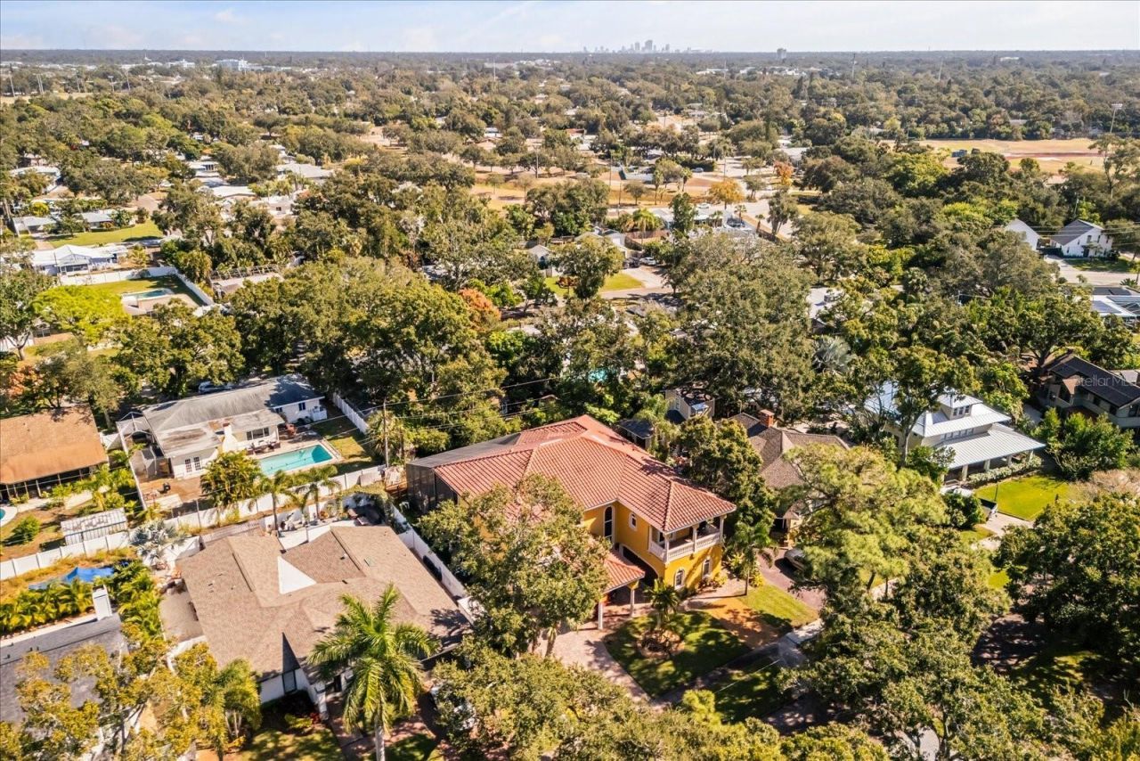 911 Jungle Avenue N, Saint Petersburg, FL 33710 Photo