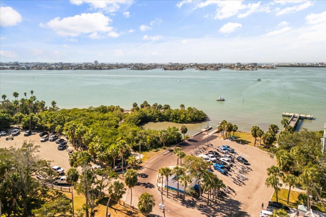 911 Jungle Avenue N, Saint Petersburg, FL 33710 Photo