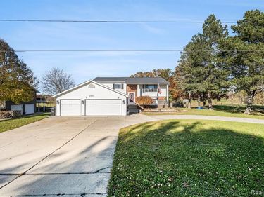 5212 W Farrand Road, Vienna Twp, MI 48420