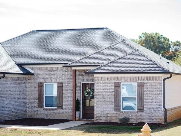 1018 Briarwood Dr., Oxford, MS 38655