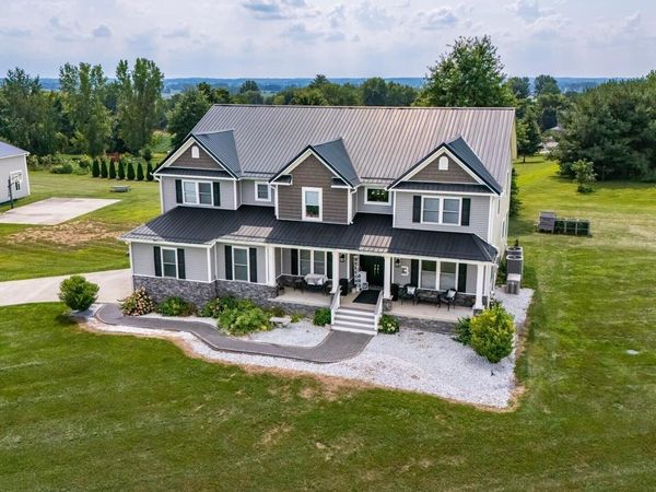 90 Louella Drive, Hebron, OH 43025