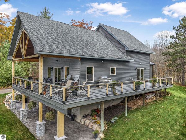 5242 Big Sky Trail W, Cadillac, MI 49601
