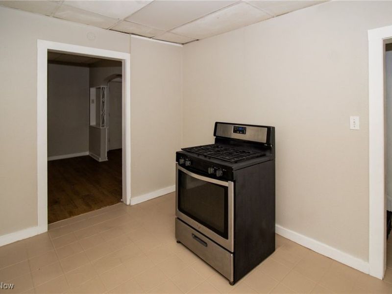 3818 Highland Road, Cleveland, OH 44111 Photo 13