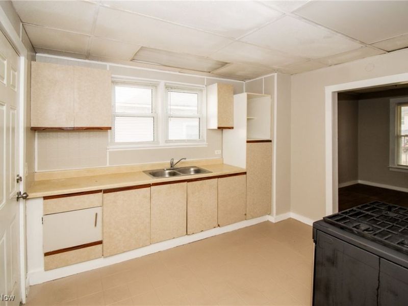 3818 Highland Road, Cleveland, OH 44111 Photo 15