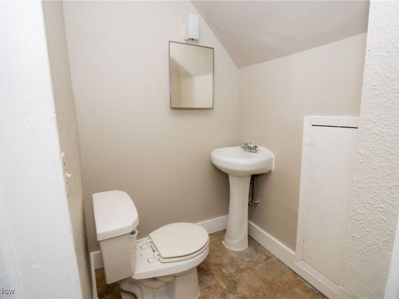 3818 Highland Road, Cleveland, OH 44111 Photo 22