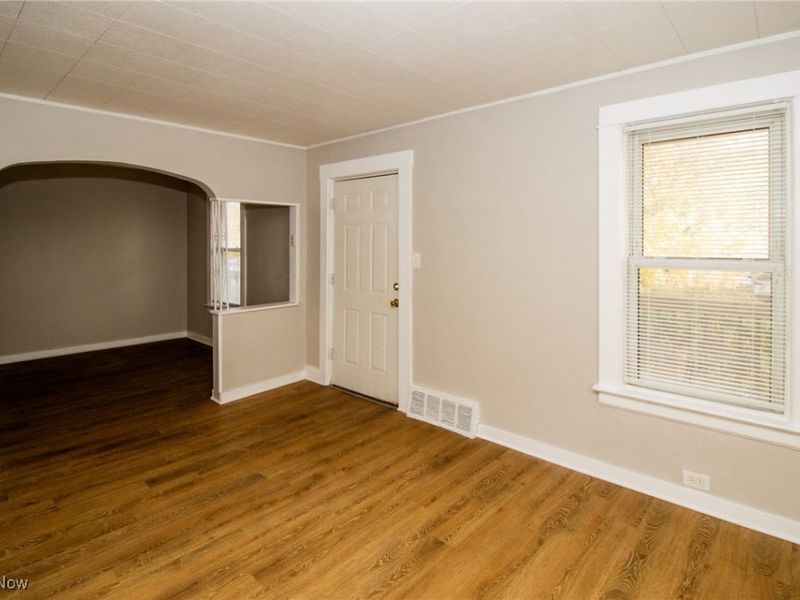 3818 Highland Road, Cleveland, OH 44111 Photo 8