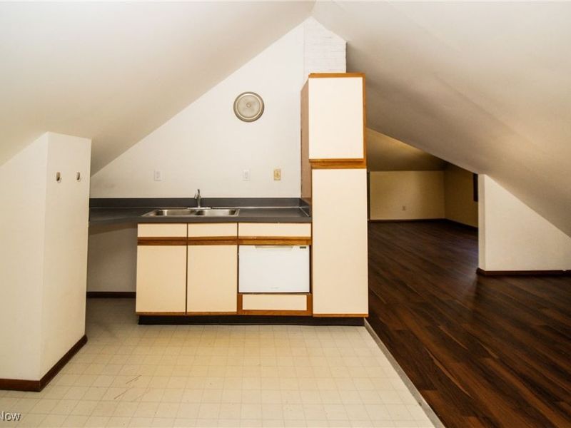 2671 E 130th Street, Cleveland, OH 44120 Photo 10