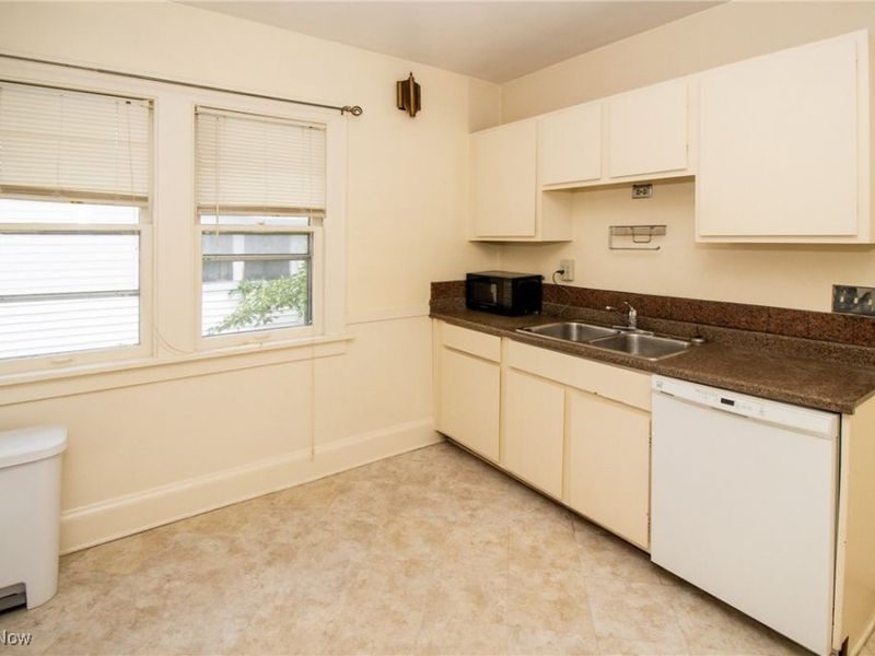 2671 E 130th Street, Cleveland, OH 44120 Photo 21