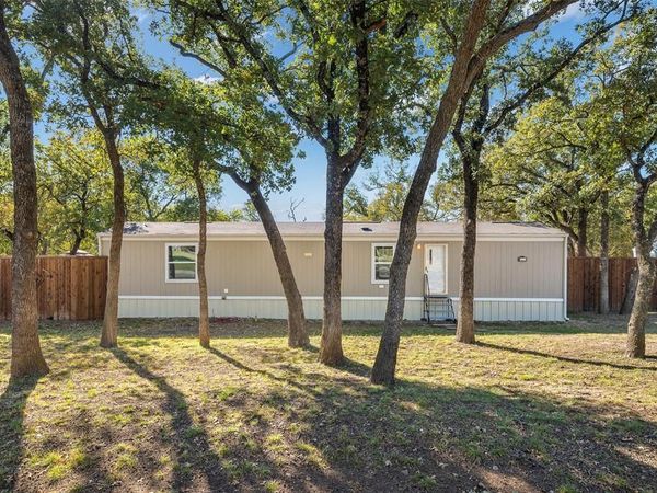 1107 Maple Drive, Bartonville, TX 76226
