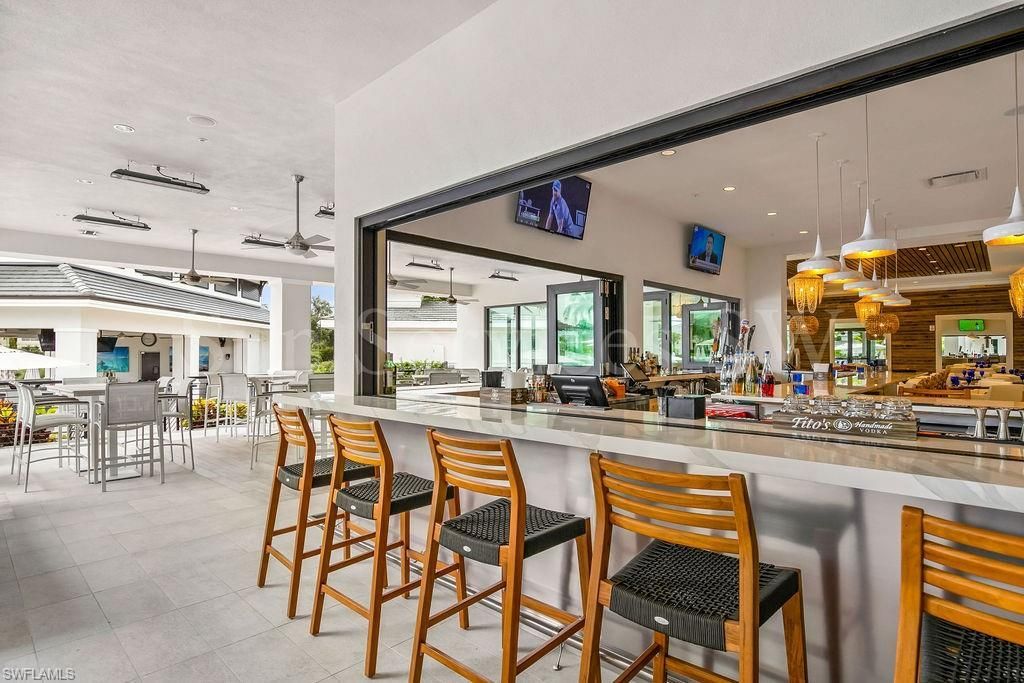 275 Indies Way, Unit 706, Naples, FL 34110 Photo