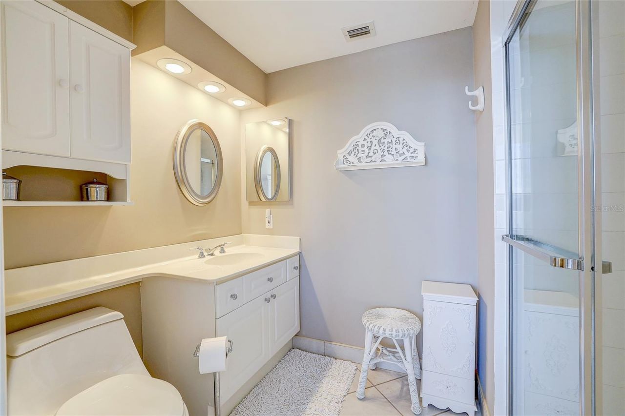 1800 Benjamin Franklin Drive, Unit A202, Sarasota, FL 34236 Photo