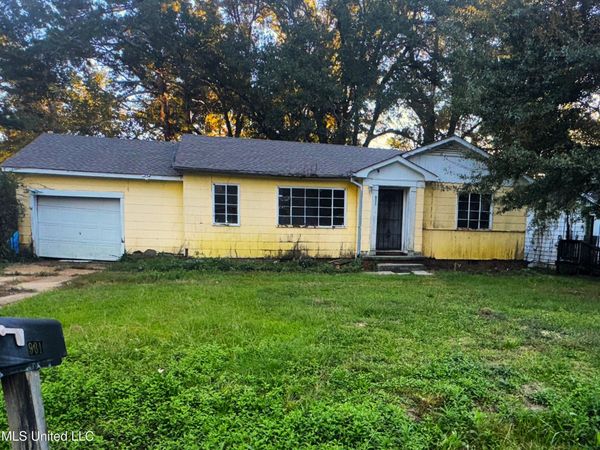 931 Stuart Street, Jackson, MS 39204