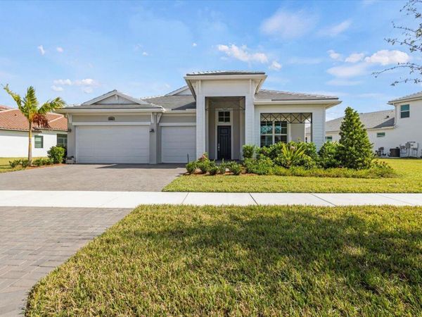 8580 SW Cantante Way, Port Saint Lucie, FL 34987