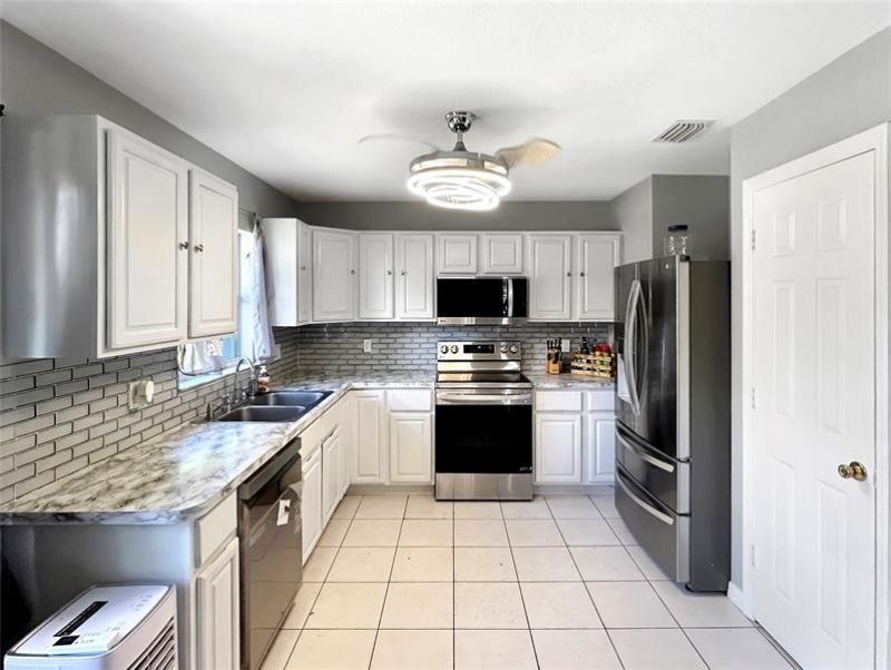 3043 SE Banyan Street, Stuart, FL 34997 Photo