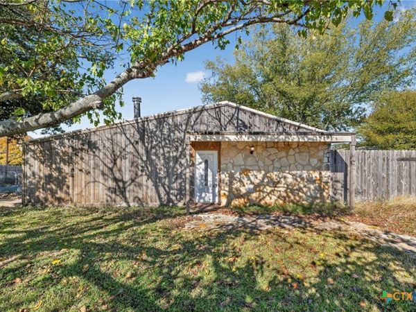 205 Lakewood Drive, Gatesville, TX 76528