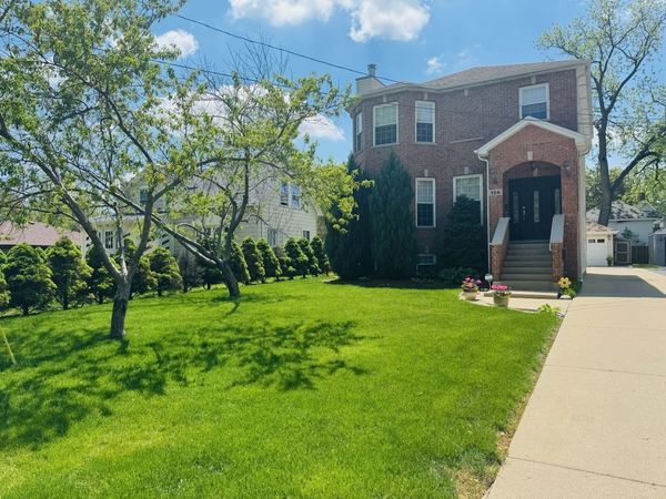 124 Hubbard Court, Wauconda, IL 60084