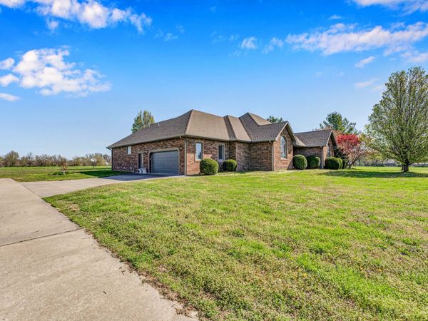 24370 Lawrence 2210, Aurora, MO 65605