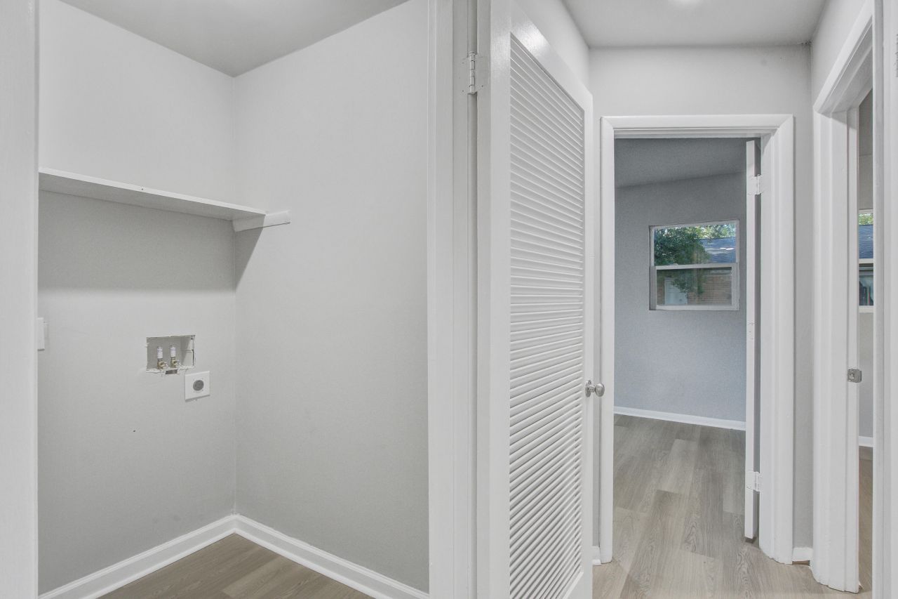 2670 Louise Drive Photo 17