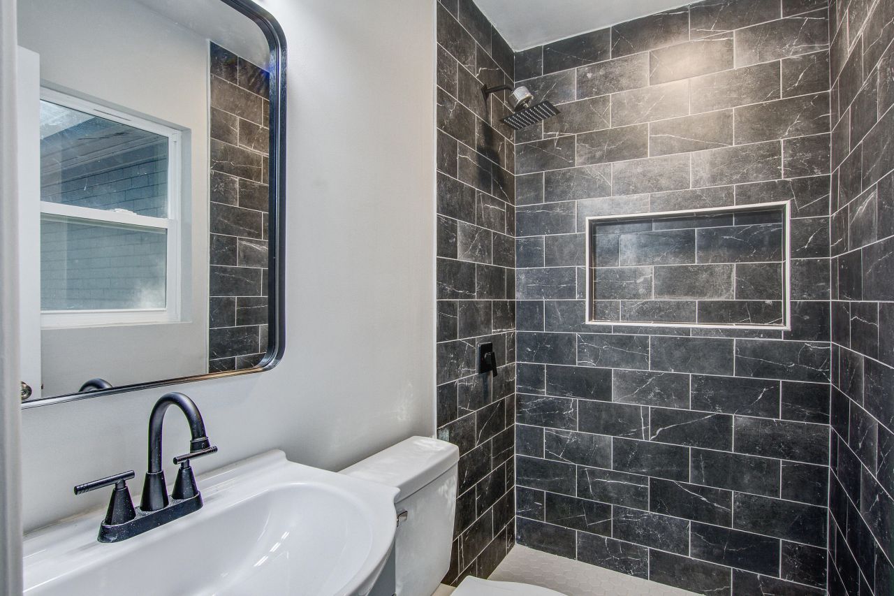 2670 Louise Drive Photo 7