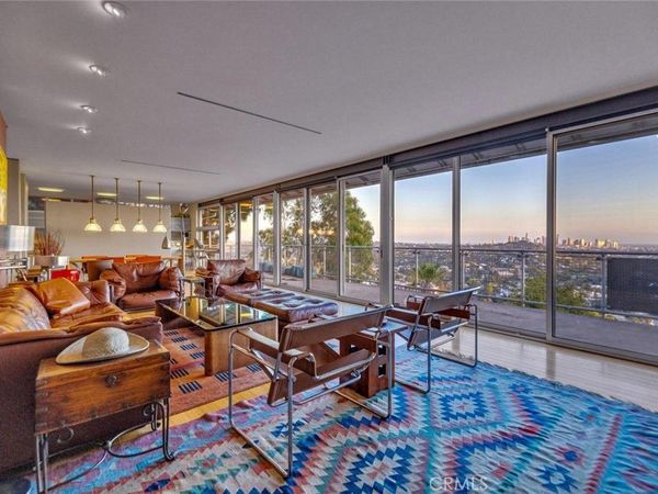 4022 Braeburn Way, Los Angeles, CA 90027