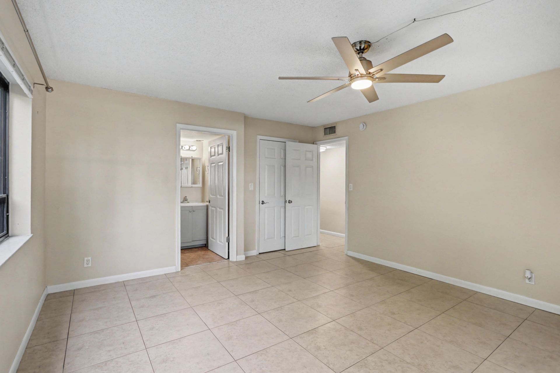 2050 N Congress Avenue, Unit 109, West Palm Beach, FL 33401 Photo